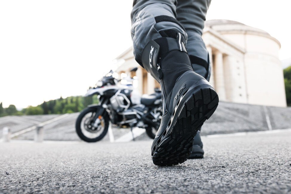 新品未使用 TCX Clima 2 Surround Gore-Tex EU41 TCX CLIMA 2 SURROUND GORE-TEX Boot - Men's Motorcycle Footwear